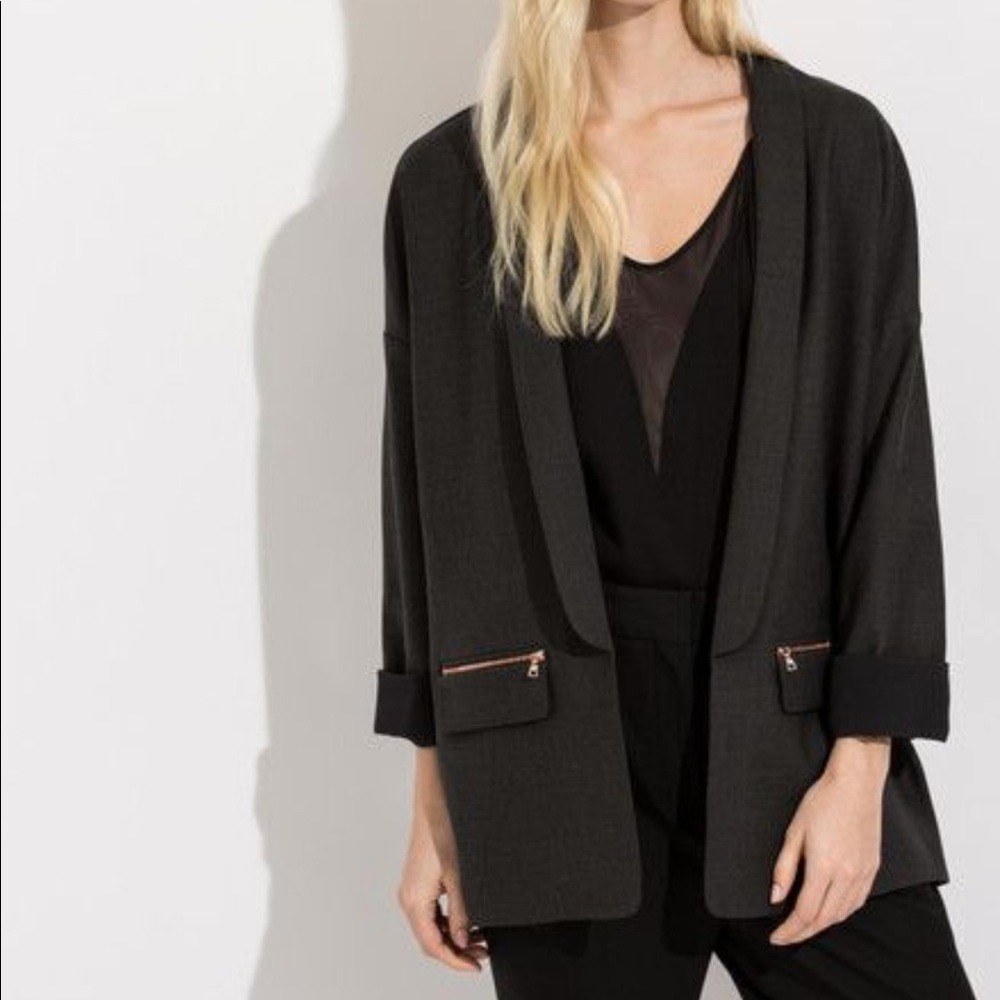 ✨ Kit and Ace Modern Cut Blazer, Size 4 with Rose Gold Details